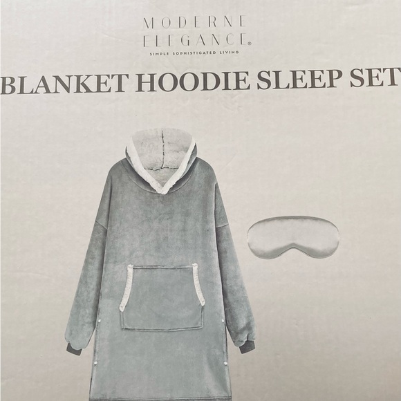 NIB Blanket Hoodie Sleep Set - Picture 2 of 5